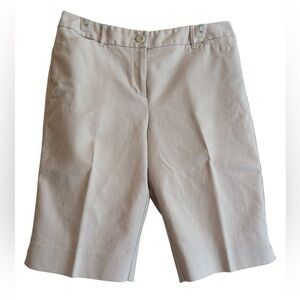 Chicos Bermuda shorts dressy Chicos size 1.5 USA 10 khaki